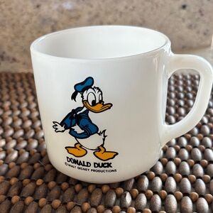 Vintage Federal Milk Glass Donald Duck Walt Disney Productions Coffee Mug
